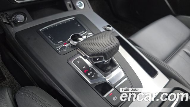 Audi Q5 2020 — photo 9