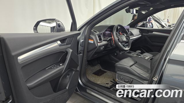 Audi Q5 2020 — photo 10