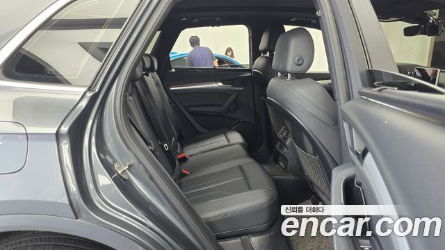 Audi Q5 2020 — photo 12