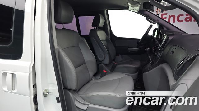 Hyundai Starex 2019 — photo 11
