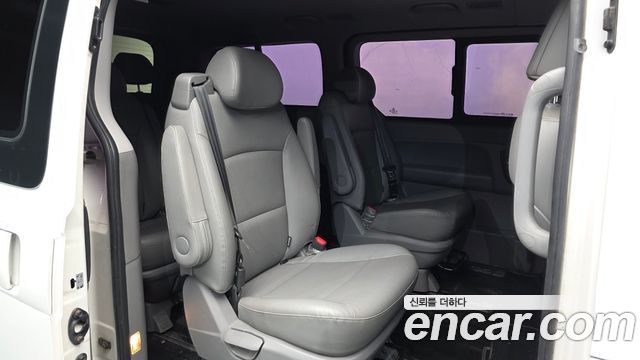 Hyundai Starex 2019 — photo 12