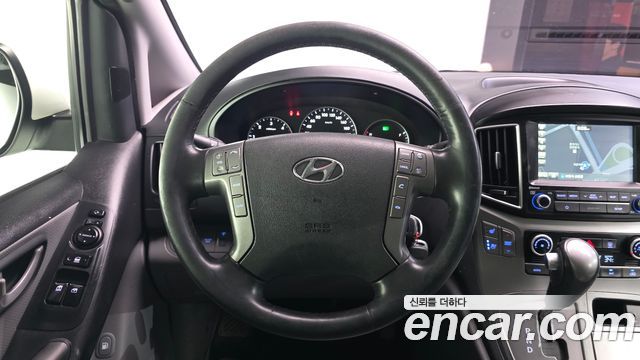 Hyundai Starex 2019 — photo 13