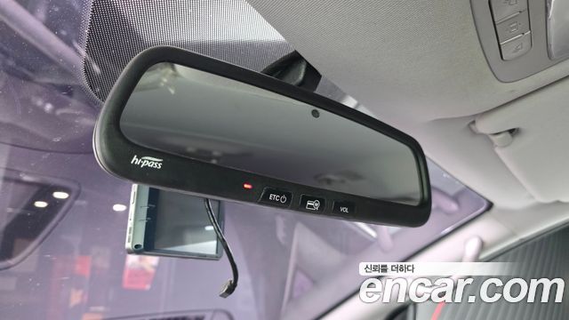 Hyundai Starex 2019 — photo 16