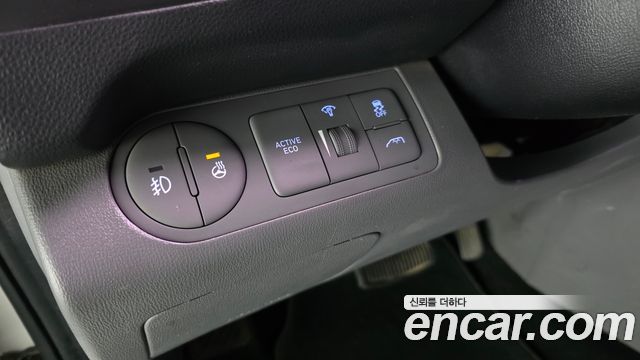 Hyundai Starex 2019 — photo 17