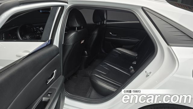Hyundai AVANTE 2023 — photo 17