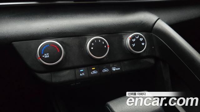 Hyundai AVANTE 2023 — photo 18
