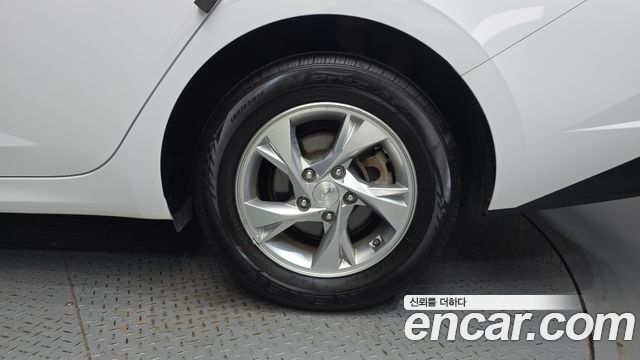 Hyundai AVANTE 2023 — photo 7