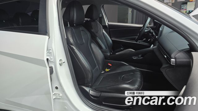 Hyundai AVANTE 2023 — photo 16