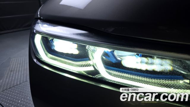 BMW 7-Series 2020 — photo 8