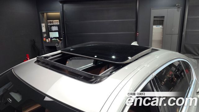 BMW 7-Series 2020 — photo 31
