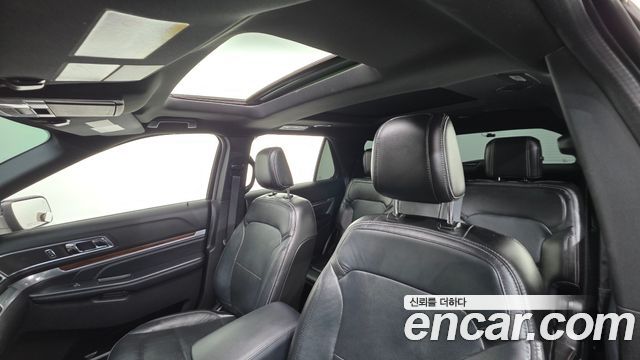 Ford Explorer 2018 — photo 11