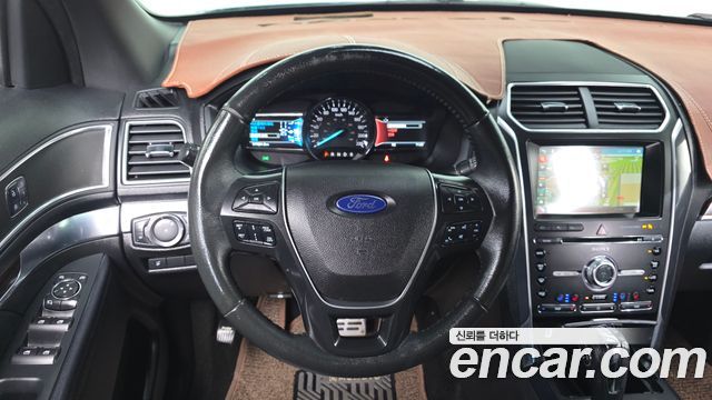 Ford Explorer 2018 — photo 13
