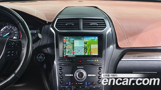 Ford Explorer 2018 — photo 15
