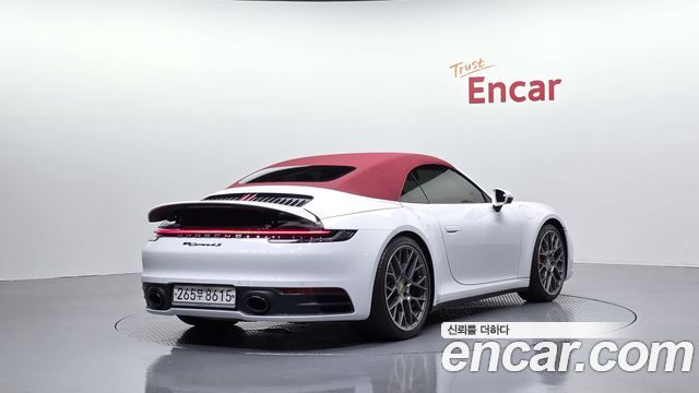 Porsche 911 2020 — photo 2