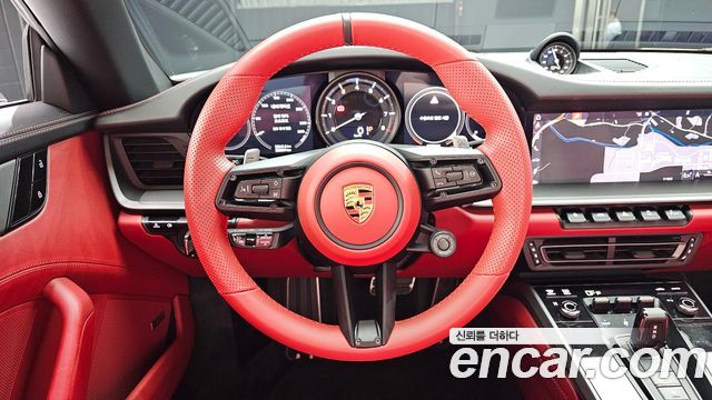 Porsche 911 2020 — photo 18