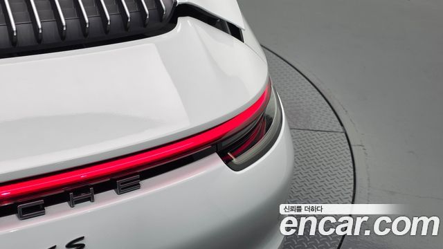 Porsche 911 2020 — photo 9