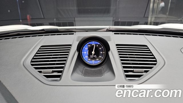 Porsche 911 2020 — photo 32