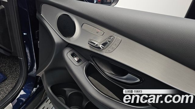Mercedes-Benz GLC-Class 2019 — photo 28