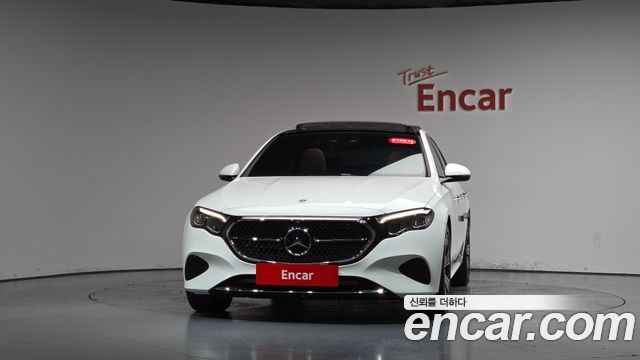 Mercedes-Benz E-Class 2025 — photo 3