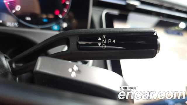 Mercedes-Benz E-Class 2025 — photo 12