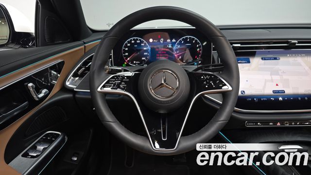 Mercedes-Benz E-Class 2025 — photo 19