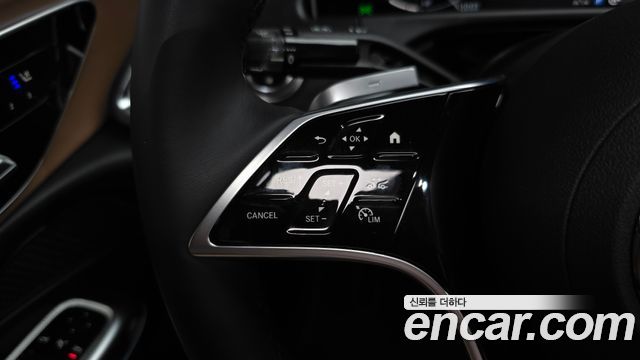 Mercedes-Benz E-Class 2025 — photo 24