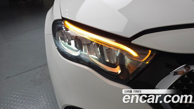 Mercedes-Benz E-Class 2025 — photo 8