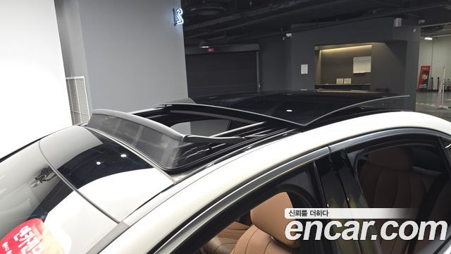 Mercedes-Benz E-Class 2025 — photo 31