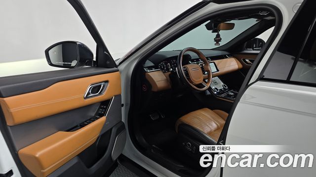 Land Rover Range Rover Velar 2018 — photo 13