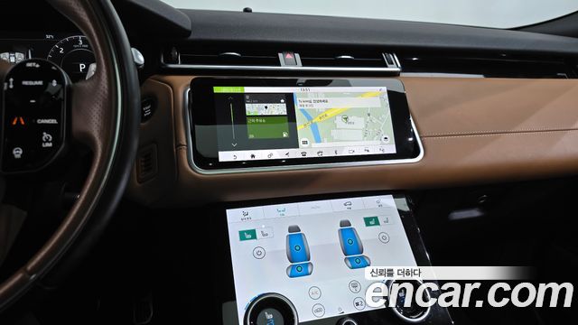 Land Rover Range Rover Velar 2018 — photo 18