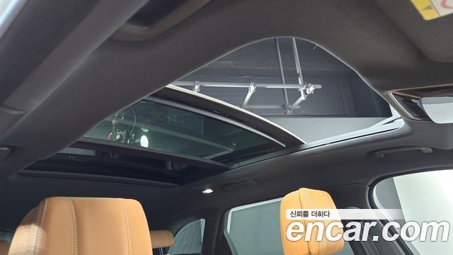 Land Rover Range Rover Velar 2018 — photo 22