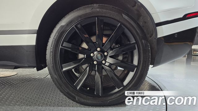 Land Rover Range Rover Velar 2018 — photo 7