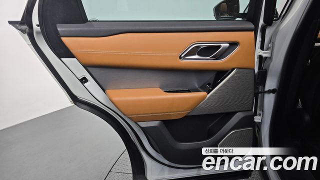 Land Rover Range Rover Velar 2018 — photo 15