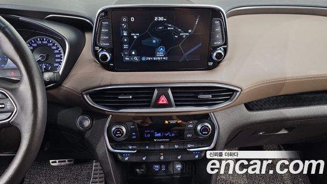 Hyundai Santafe 2019 — photo 14