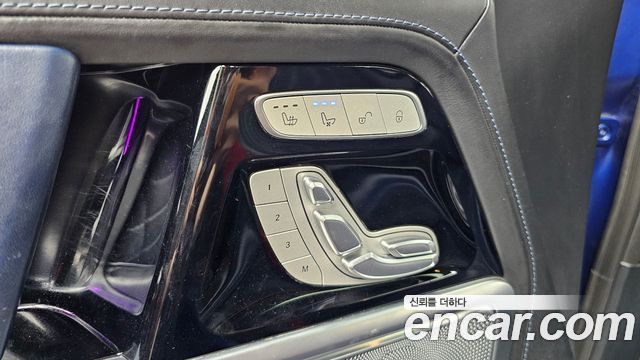 Mercedes-Benz G-Class 2023 — photo 28