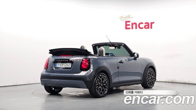Mini Cooper Convertible 2025 — photo 2