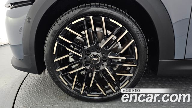 Mini Cooper Convertible 2025 — photo 5