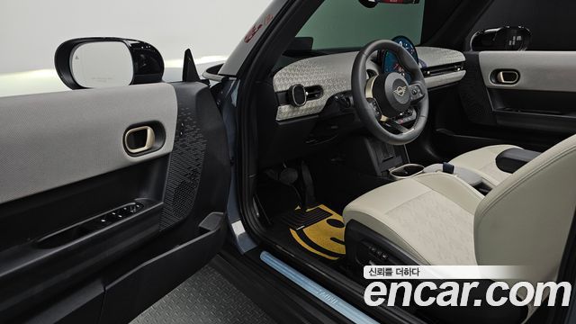 Mini Cooper Convertible 2025 — photo 11