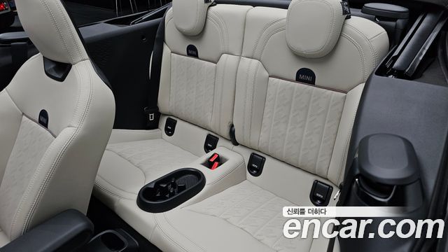Mini Cooper Convertible 2025 — photo 12