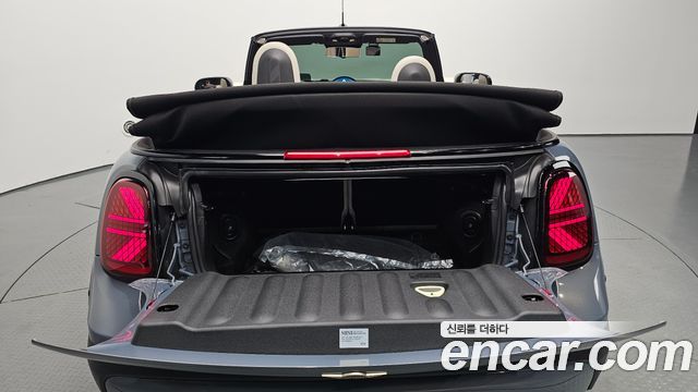Mini Cooper Convertible 2025 — photo 20