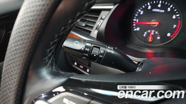Kia K7 2016 — photo 17