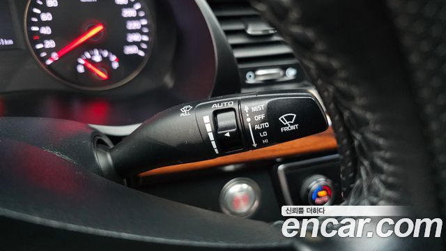 Kia K7 2016 — photo 18