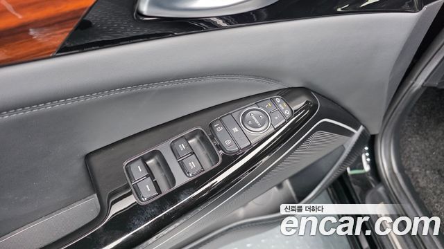 Kia K7 2017 — photo 25