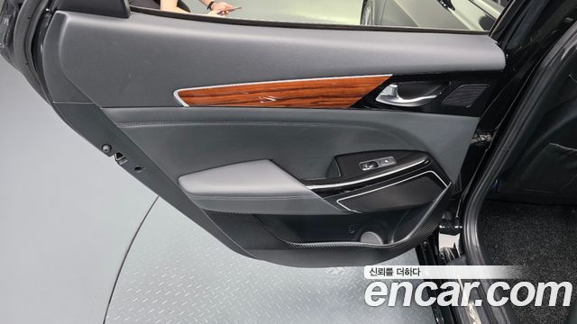 Kia K7 2017 — photo 15