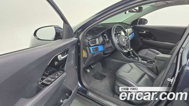 Kia Niro 2017 — photo 13
