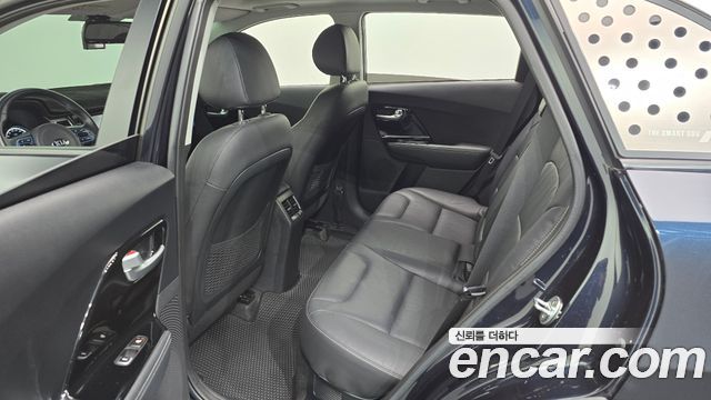 Kia Niro 2017 — photo 17