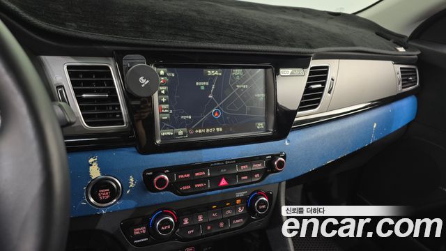 Kia Niro 2017 — photo 18
