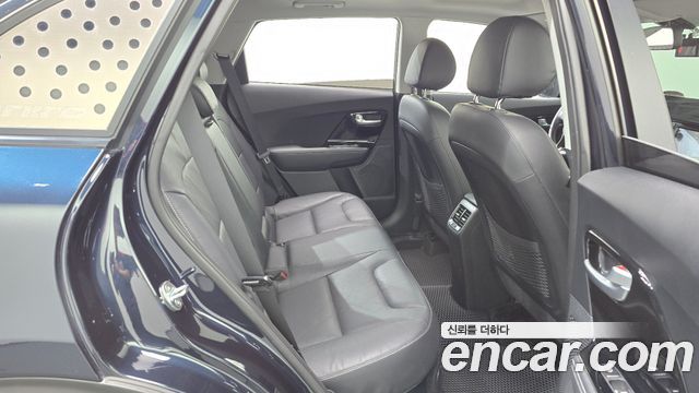 Kia Niro 2017 — photo 25