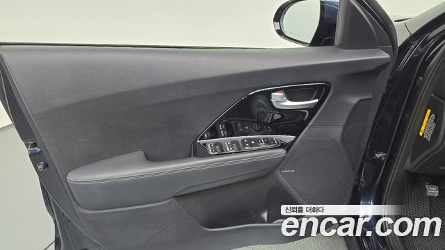 Kia Niro 2017 — photo 14