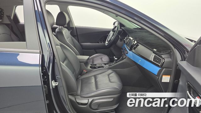 Kia Niro 2017 — photo 16